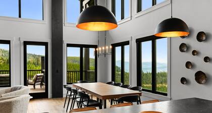 Lavish 6 Bedroom Ski Accessible Home