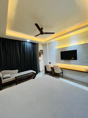 Deluxe Studio Suite