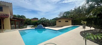Spacious 3-BR villa & private casita w/ ensuite, pool & AC near Playa El Arenal