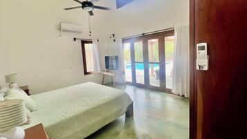 3 bedrooms, desk, iron/ironing board, WiFi