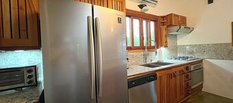 Spacious 3-BR villa & private casita w/ ensuite, pool & AC near Playa El Arenal