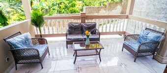 Secure, discrete and quiet magnificent 3-bedroom apartment @ Libreville-Angondje