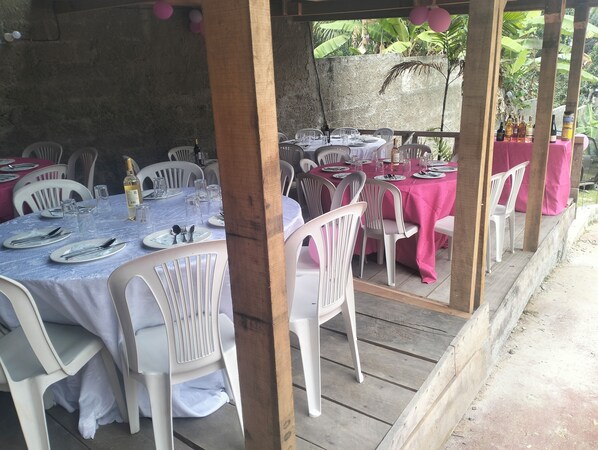 Outdoor dining
