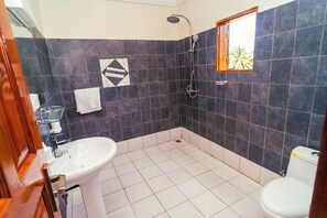 تجهيزات دش، مجففات شع ر، مناشف، صابون