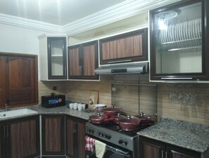 Microondas, horno y parrilla de estufa