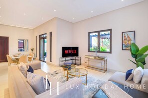 アパートメント パティオ シティビュー | リビング エリア