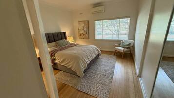 4 bedrooms, iron/ironing board, free WiFi, bed sheets