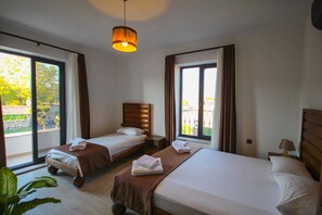 Quarto triplo família, sacada | Wi-Fi de cortesia