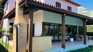 Área de parrillas y picnic