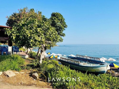 Beachside 5-Bed Villa with Private Pool