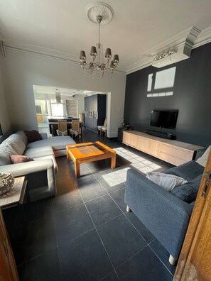 Smart-tv och en stereo