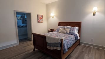 3 habitaciones, tabla de planchar con plancha, wifi y ropa de cama