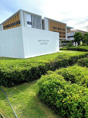 Appart'hôtel, 1 chambre, accessible aux personnes à mobilité réduite, piscine privée | Enceinte de l’hébergement