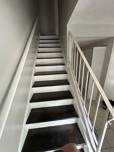 Nice 3 Bed townhome with in Morrow conveniently located/ Free Wi-Fi !!!