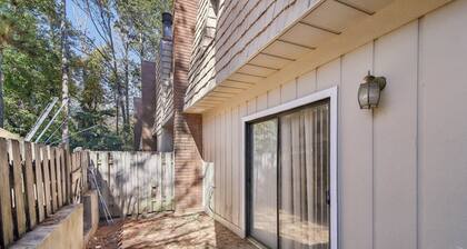 Nice 3 Bed townhome with in Morrow conveniently located/ Free Wi-Fi !!!