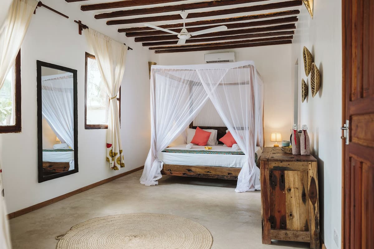 Classic Bungalow | In-room safe, free WiFi