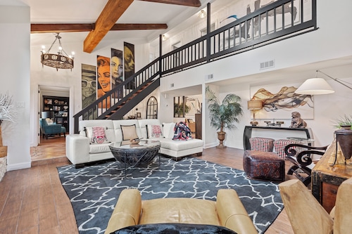 Brushy Creek Retreat. Private Pool Estate in Round Rock