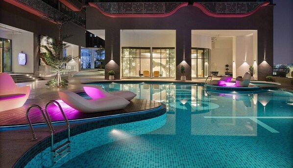 Căn hộ, 2 phòng ngủ, phù hợp cho người khuyết tật, quang cảnh thành phố | Hồ bơi | Hồ bơi ngoài trời