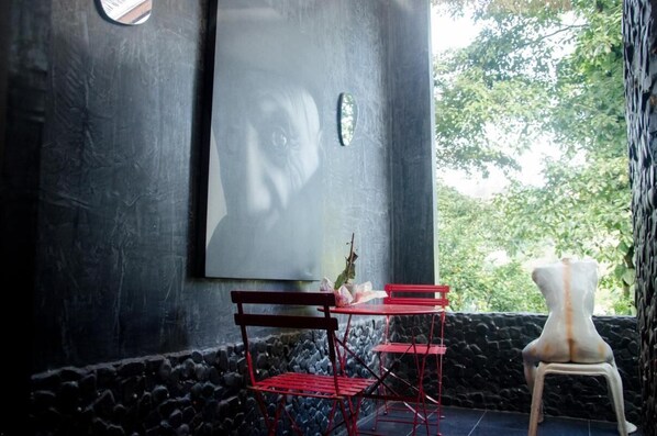 Shared Dormitory, 1 Bedroom, Smoking, Balcony | Dining room