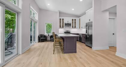 Great Winter Get Away! Brand New 2-bedroom home in Baileys Harbor