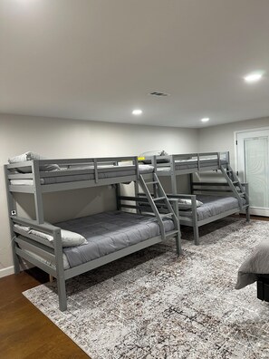 3 bedrooms, free WiFi, bed sheets