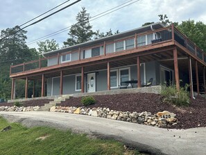 المنشأة من الخارج