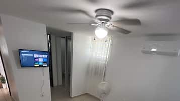 3 bedrooms, iron/ironing board, free WiFi