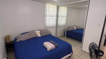 3 slaapkamers, een strijkplank/strijkijzer, gratis wifi