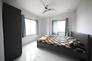 Premium Suite, Balcony, Garden View | Egyptian cotton sheets, premium bedding, free WiFi, bed sheets