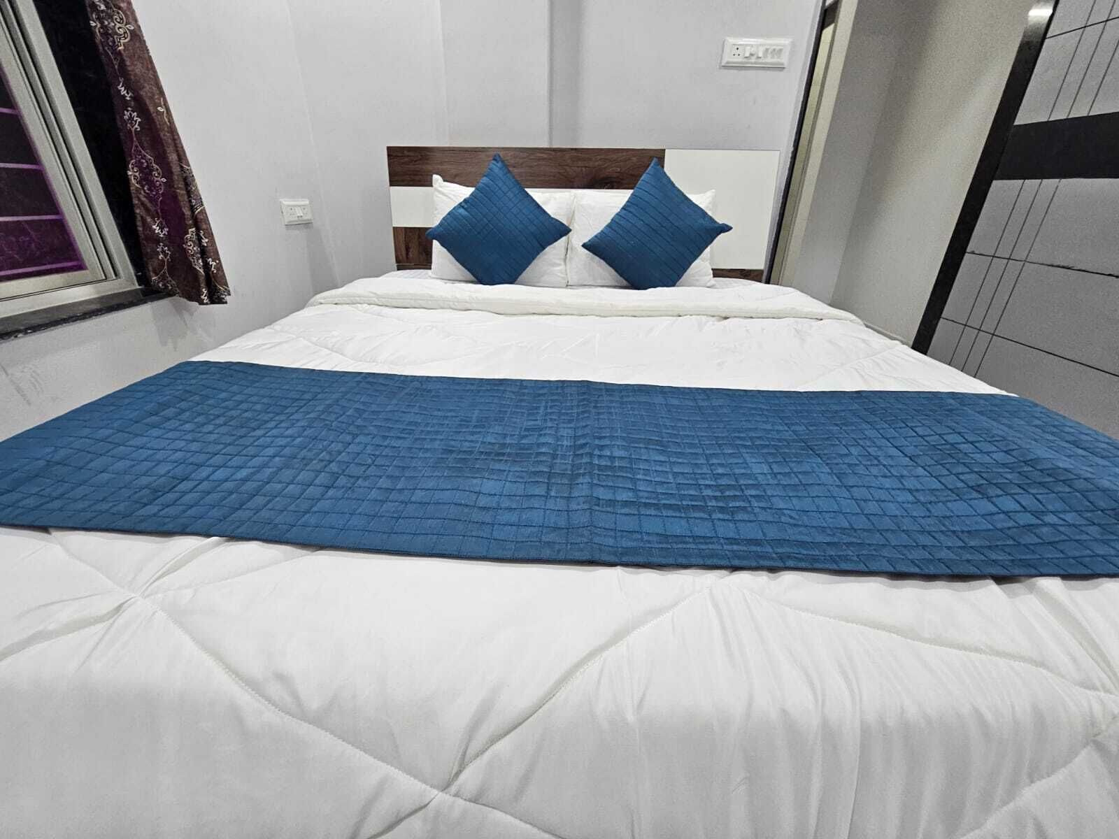 Superior Suite, Balcony, City View | Egyptian cotton sheets, premium bedding, free WiFi, bed sheets