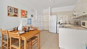Private kitchen - Apartment Karlota (Paralimni)
