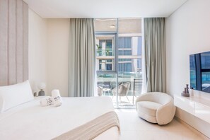 Deluxe-Apartment, 1 King-Bett, Balkon | Zimmersafe, Verdunkelungsvorhänge, Bügeleisen/Bügelbrett