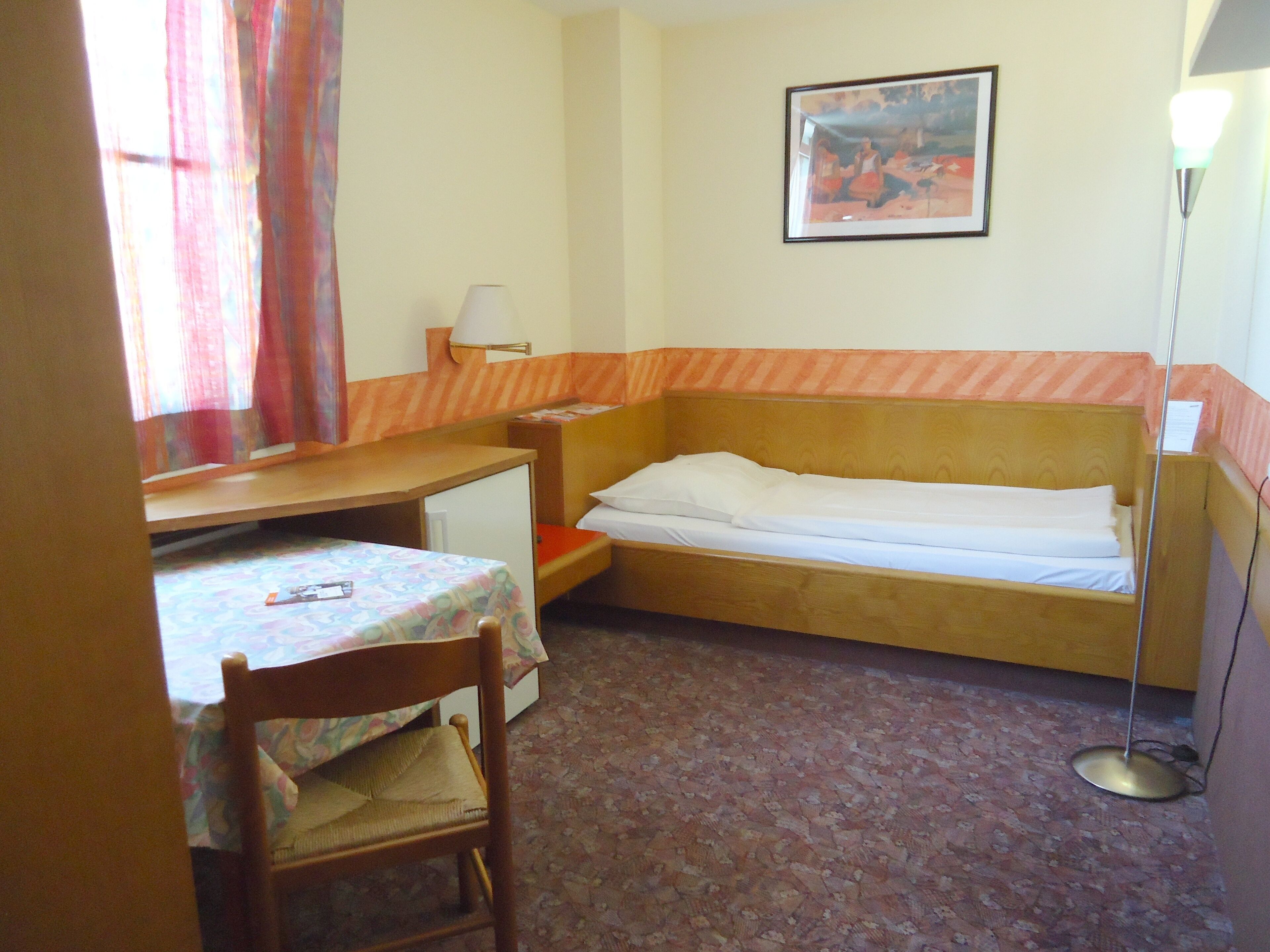 Basic Single Room, City View | Blackout drapes, soundproofing, iron/ironing board, WiFi