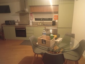 Micro-ondas, fogão, cooktop, lava-louças