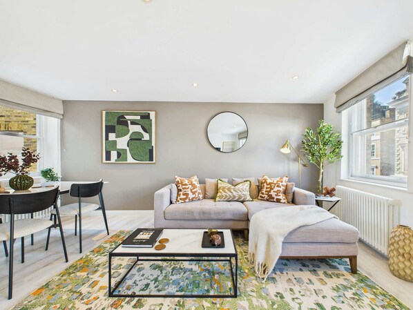 TV, offices - Chic and cosy apartment near Borough Market (Greater London)