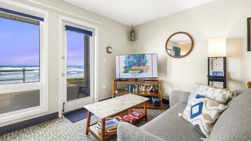 Televisión, reproductor de DVD y oficina