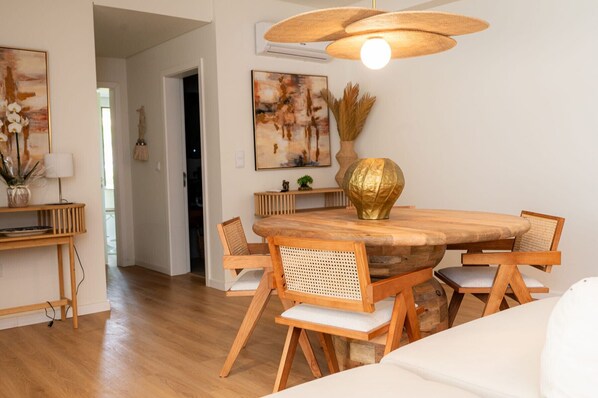 Dining - Apartment 'Lago' with Lake View, Wi-Fi and Air Conditioning (Guilhofrei)