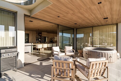 Appartement 'Miradouro' avec vue sur le lac, Wi-Fi et climatisation