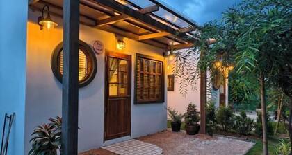 AUN-I-NA Home stay at Nakhon Phanom
