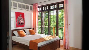 Kamar Quadruple Keluarga, pemandangan kebun | Setrika/meja setrika