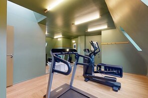 Fitness facility - JOIVY Delightful 1-bed studio w/ shared co-working (Paris)