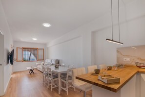 Dining - Holiday Home 'Primera Linea En Matalascañas' with Sea View, Wi-Fi and Air Conditioning (Almonte)