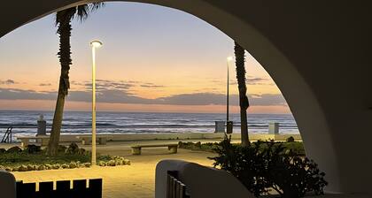 Holiday Home 'Primera Linea En Matalascañas' with Sea View, Wi-Fi and Air Conditioning