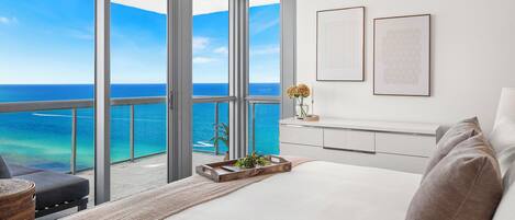 3 dormitorios, escritorio, tabla de planchar con plancha y cuna de viaje