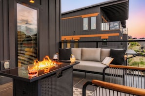 Presidential Cabin, 5 Bedrooms, Private Pool, Mountain View | Terrace/patio