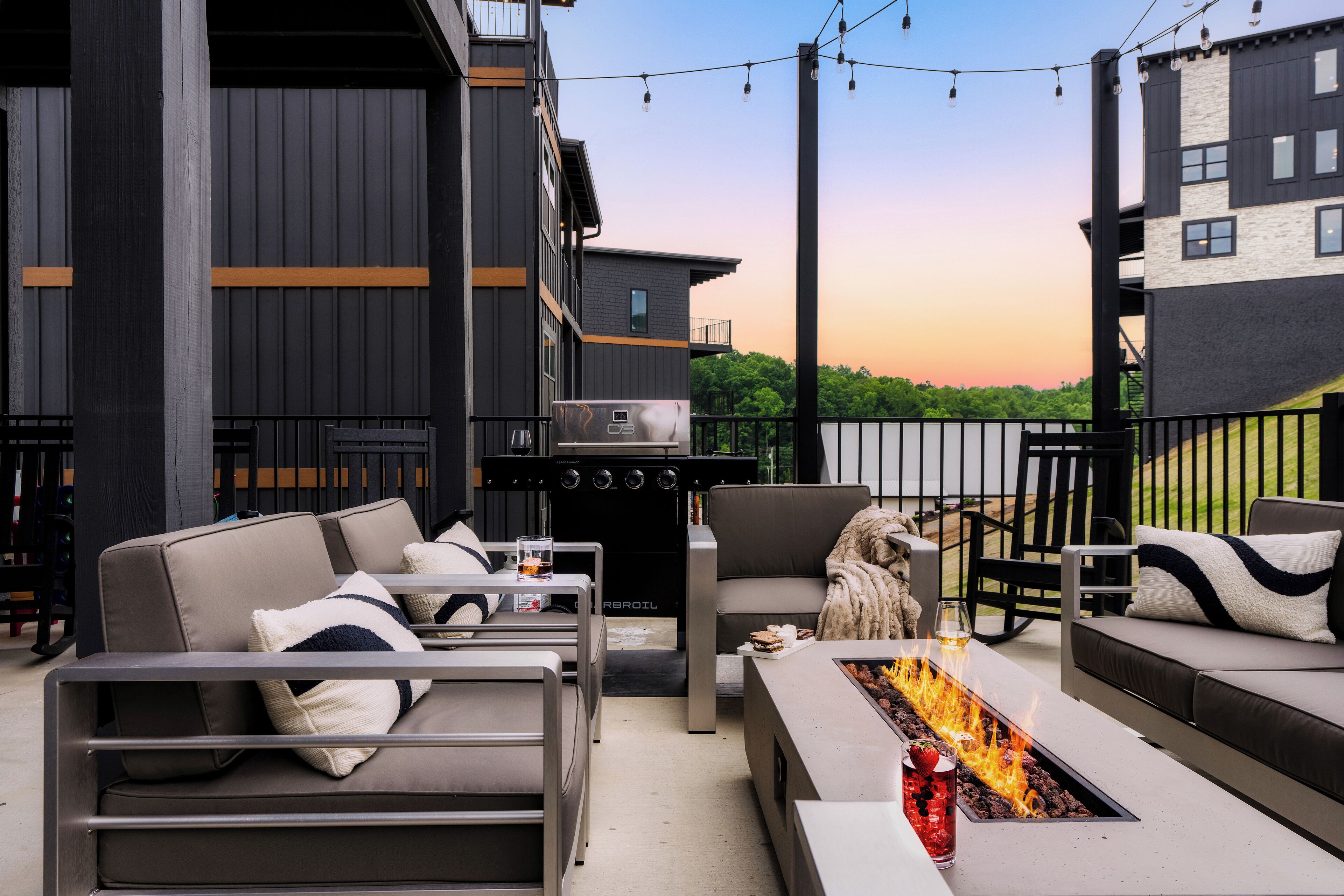 Presidential-Ferienhütte, 5 Schlafzimmer, eigener Pool, Bergblick | Terrasse/Patio