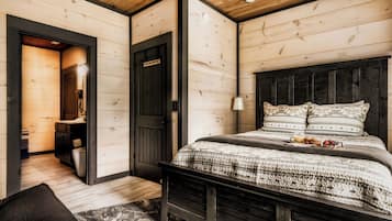 Presidential Cabin, 5 Bedrooms, Private Pool, Mountain View | Desk, laptop workspace, iron/ironing board, free WiFi
