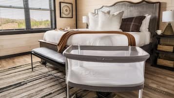 Luxury-Ferienhütte, 5 Schlafzimmer, eigener Pool | Schreibtisch, laptopgeeigneter Arbeitsplatz, Bügeleisen/Bügelbrett