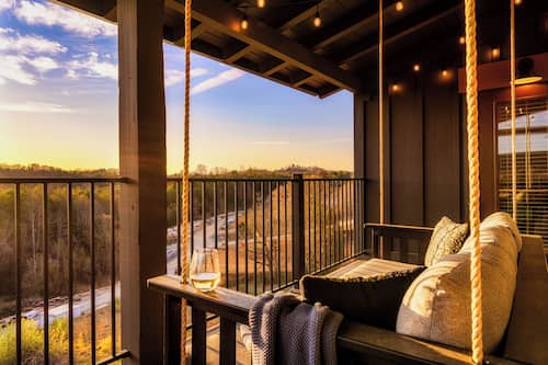 Luxury Cabin, 6 Bedrooms, Private Pool, Mountain View | Balcony