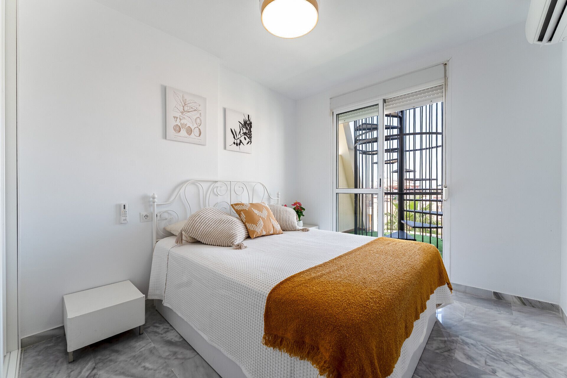 3 habitaciones, tabla de planchar con plancha y wifi gratis 